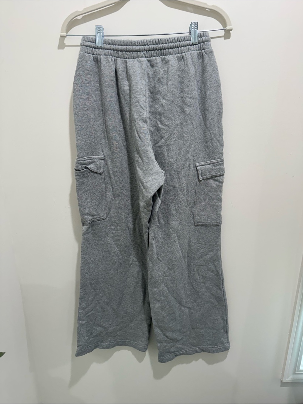 Old Navy SoComfy Wide Leg Cargo Sweatpants Gray Fleece Lounge Pants Small - Picture 5 of 6